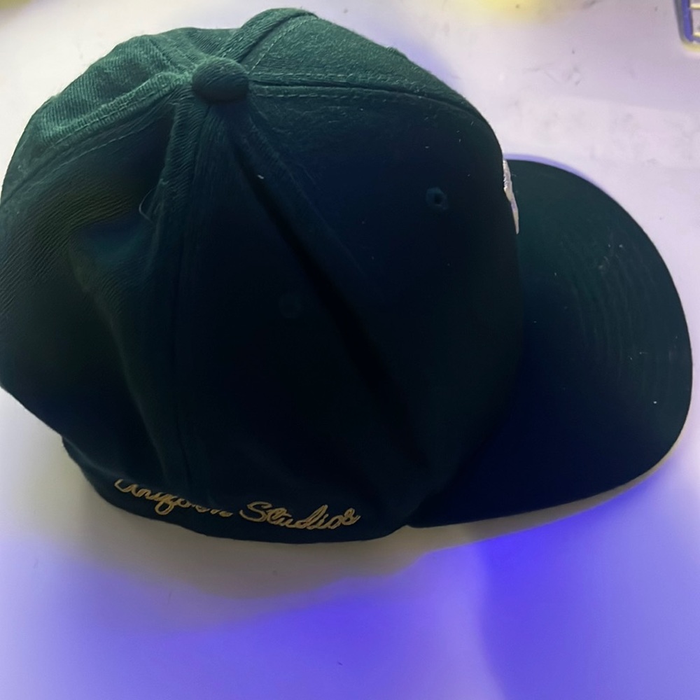 Uniform studio’s LA hat - Picture 3 of 5